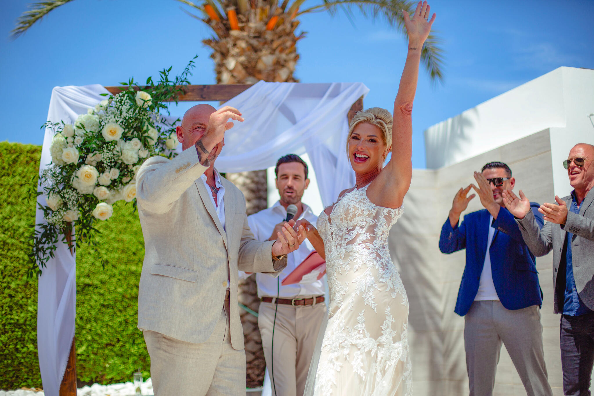 Your wedding moments, naturally preserved.